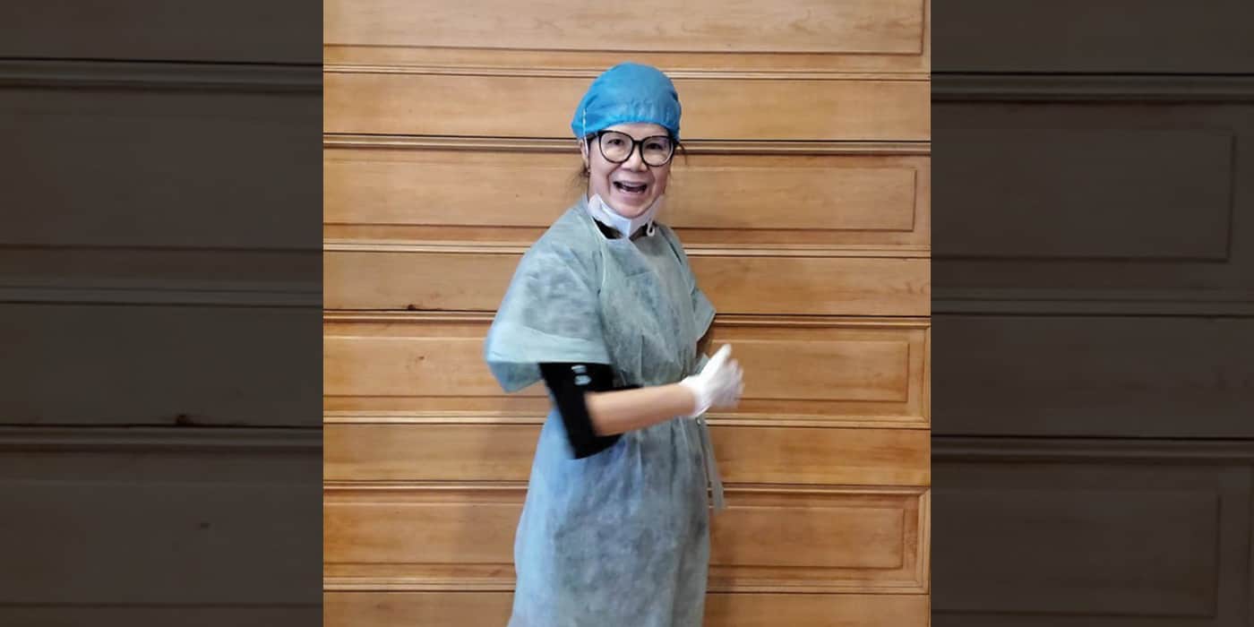 Stretch to Loosen Tight Shoulders